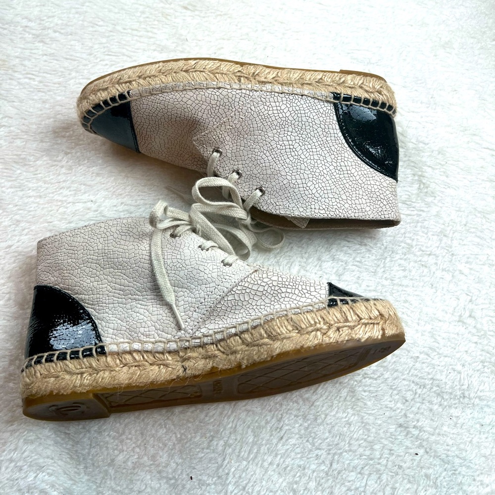 Chanel Interlocking CC Logo Espadrille Sneakers
Women's Size: 5| IT 35